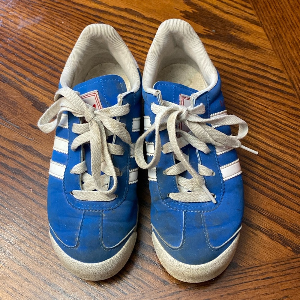 Vintage Adidas Samoas size 1.5
